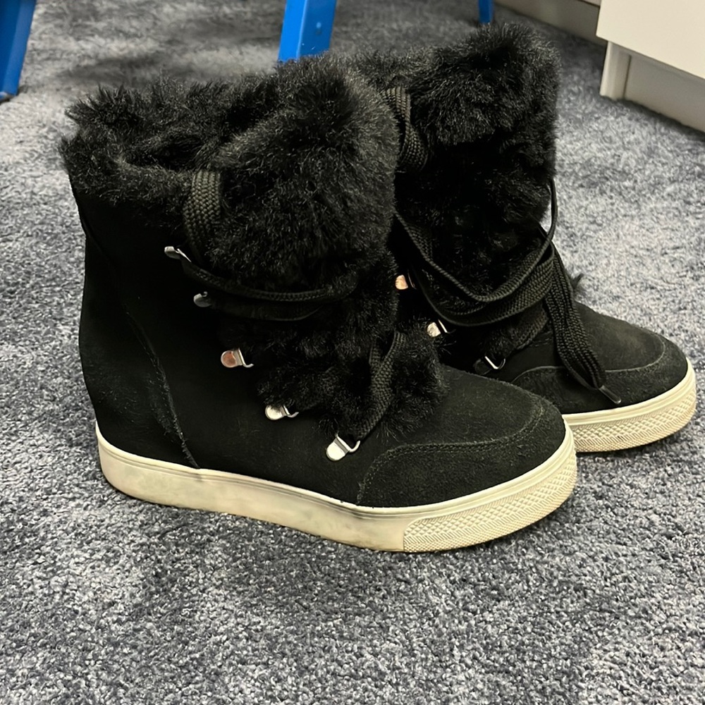 Steve Madden Wedge Fur Lined Black Booties Size 8.5